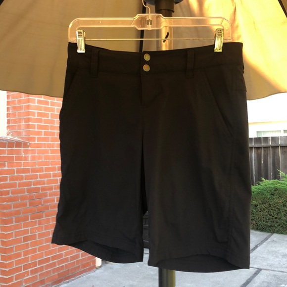 Columbia Pants - Columbia black shorts size 6